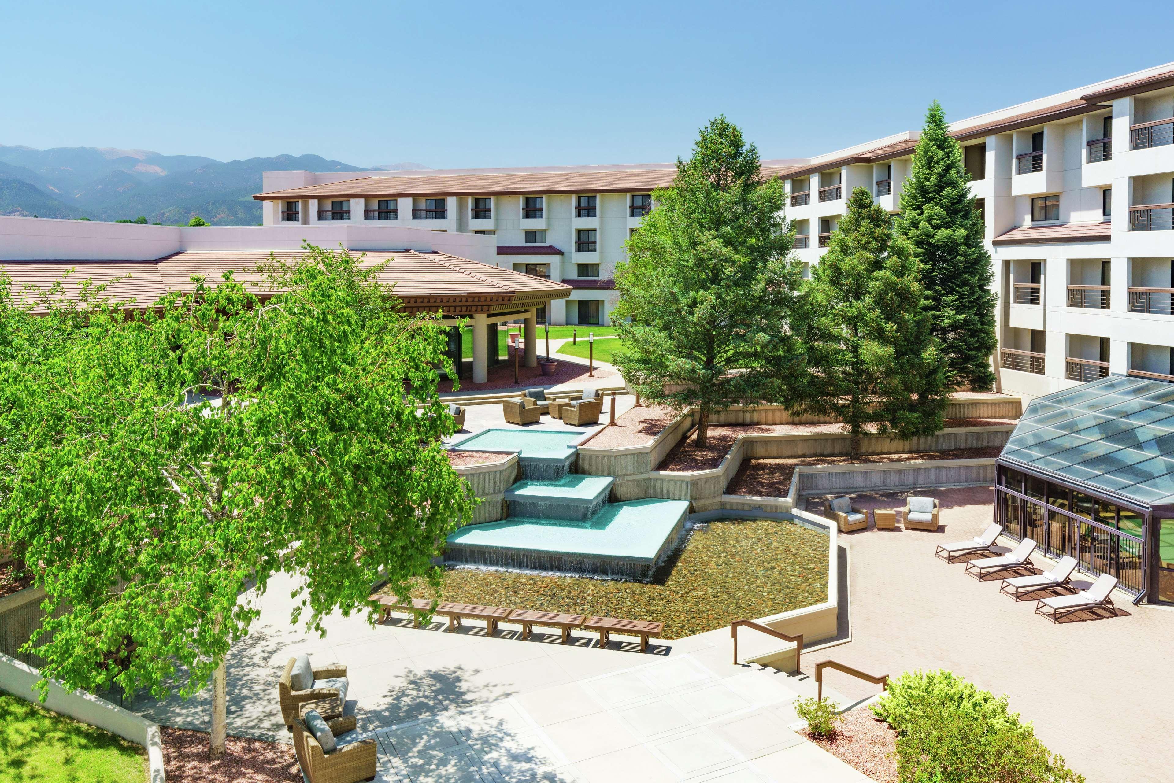 Hotel Doubletree By Hilton Colorado Springs Exterior foto